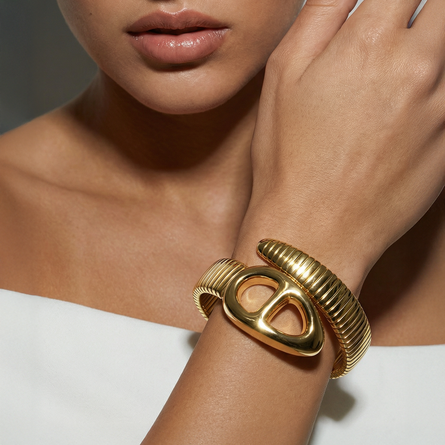 Serpent Bracelet Gold