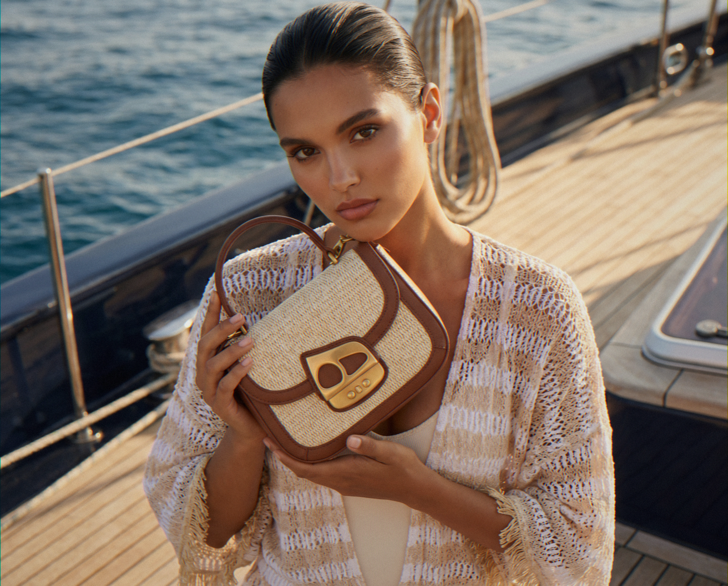 Hamptons Shoulder Bag - Light Brown